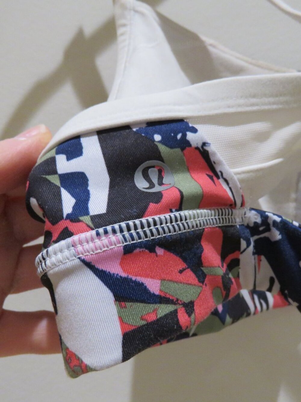 LULULEMON Rise and Run Bra Mini Pop Cut Boom Juice Multi / White Size 8 - Picture 6 of 10